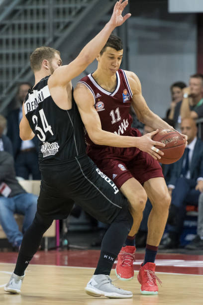 狼队遭遇连 狼队遭遇连